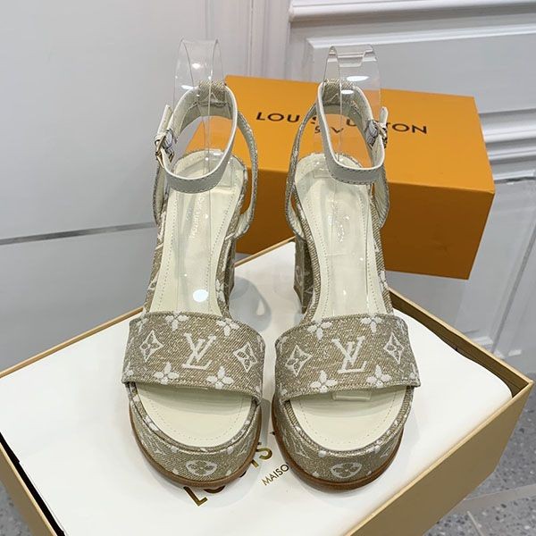 The hot topic! FakeLouis Vuitton Fame Line Sandals Monogram 1AAZCF The hot topic! FakeLouis Vuitton Fame Line Sandals Monogram 1AAZCF