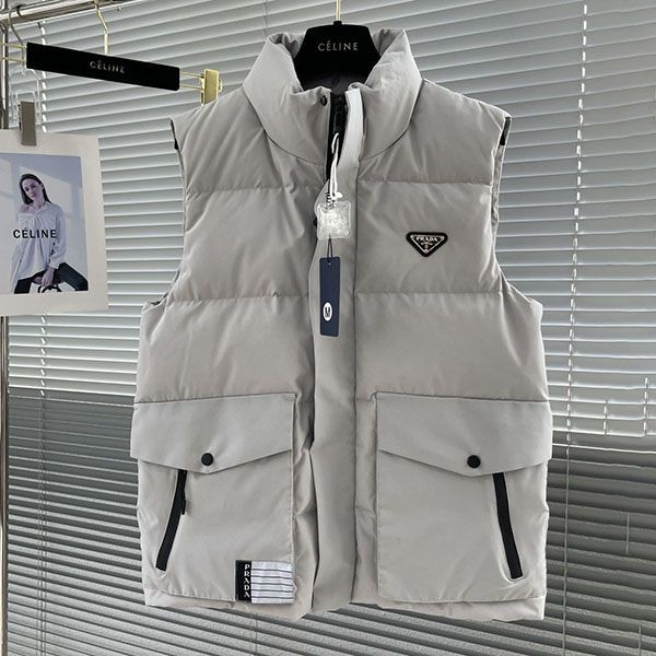 Eye-catching color Prada down vest replica logo off-white puy89651