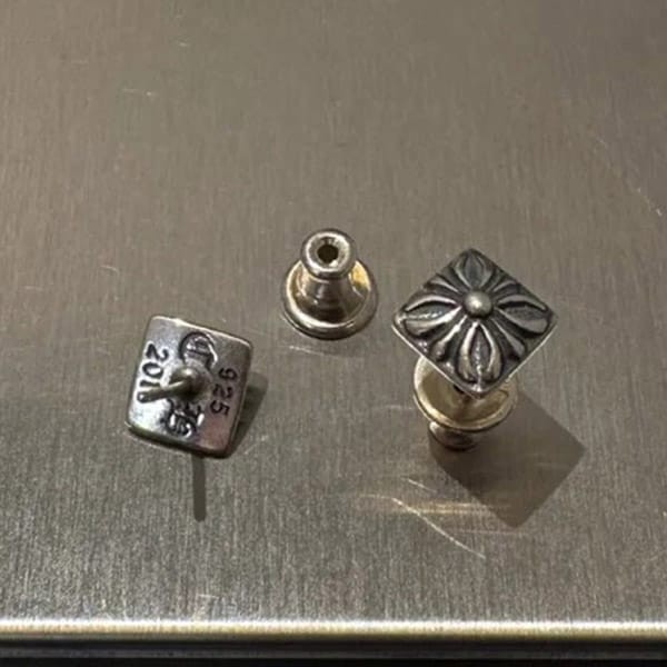 Perfect gift: Chrome Hearts Pyramid Stud Earrings, Replica Silver Kuk28590 Perfect gift: Chrome Hearts Pyramid Stud Earrings, Replica Silver Kuk28590