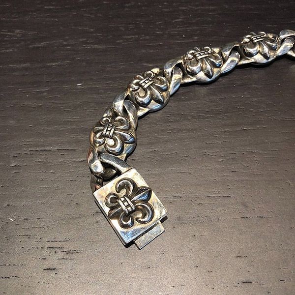 I definitely want this! Chrome Hearts Multi Grade N Logo Bracelet Silver Kum04582
