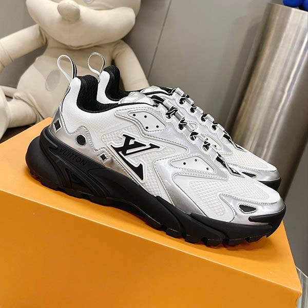 Very popular! Louis Vuitton Tatic Line Sneakers Replica 1AA784