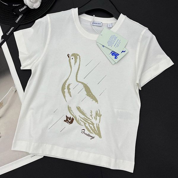 Stylish Burberry Boxy Swan Cotton T-Shirt Baj65058 Stylish Burberry Boxy Swan Cotton T-Shirt Baj65058