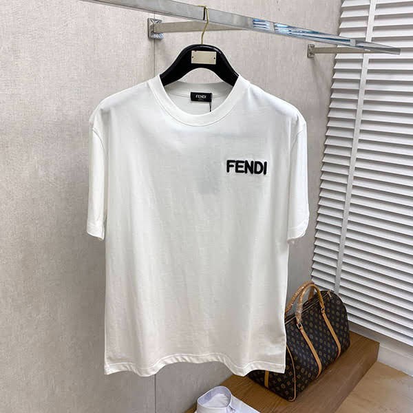 Extremely rare! Fendi short-sleeved T-shirt replica with embroidered logo fez95120 Extremely rare! Fendi short-sleeved T-shirt replica with embroidered logo fez95120