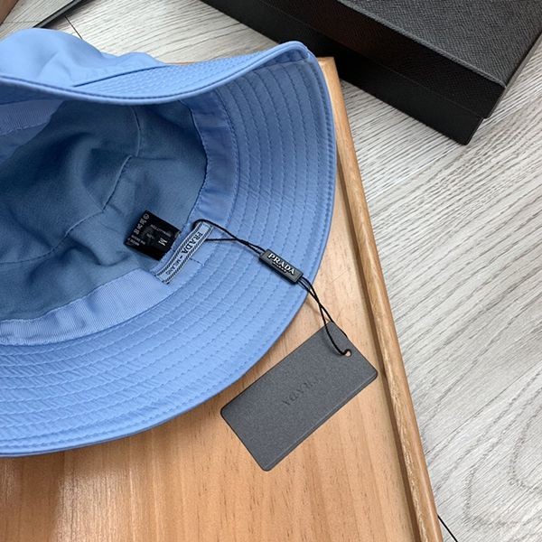 Super popular Prada nylon bucket hat replica logo plate★blue puc21675