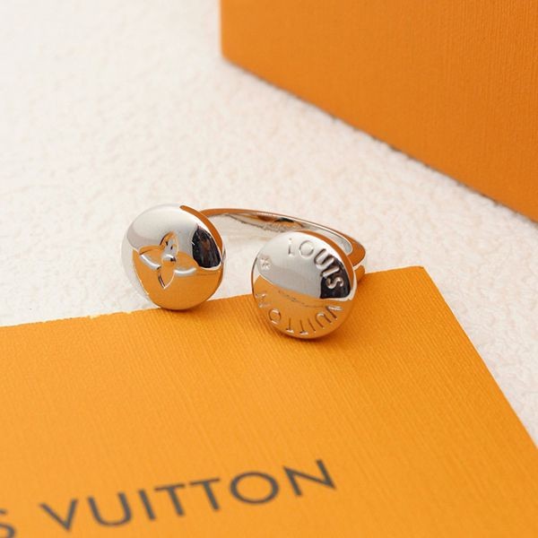 Louis Vuitton Monogram Ring Replica Silver M062