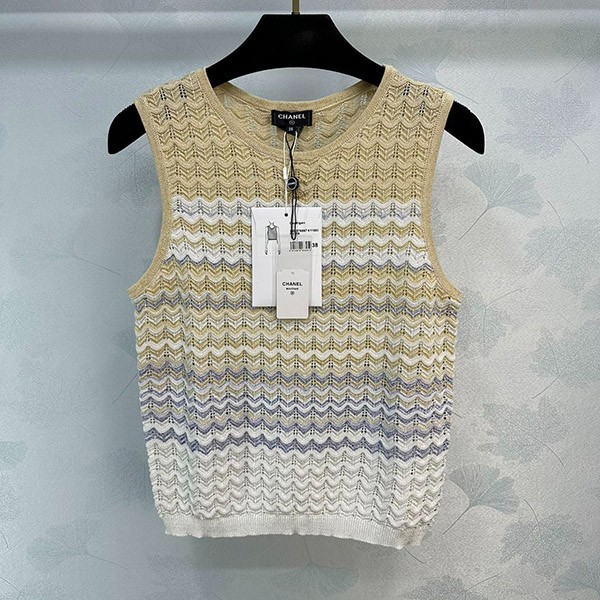Enjoy coordinating your outfit? [Chanel] Tank top copy shc89208