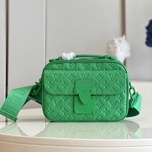 The rapidly growing popularity of theLouis Vuitton replica S-lock messenger bag M20904