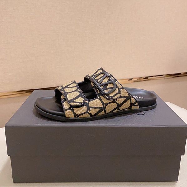 Hard to find! Replica Valentino Toile Iconograph Sandals Vui86824