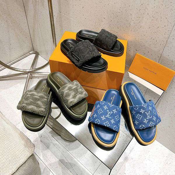 Very popular! Louis Vuitton] Pool Pillow Line Fake Mule Sandals 1ACJVG