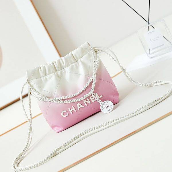 Rare Chanel 22 Shoulder Bag Replica sho81652