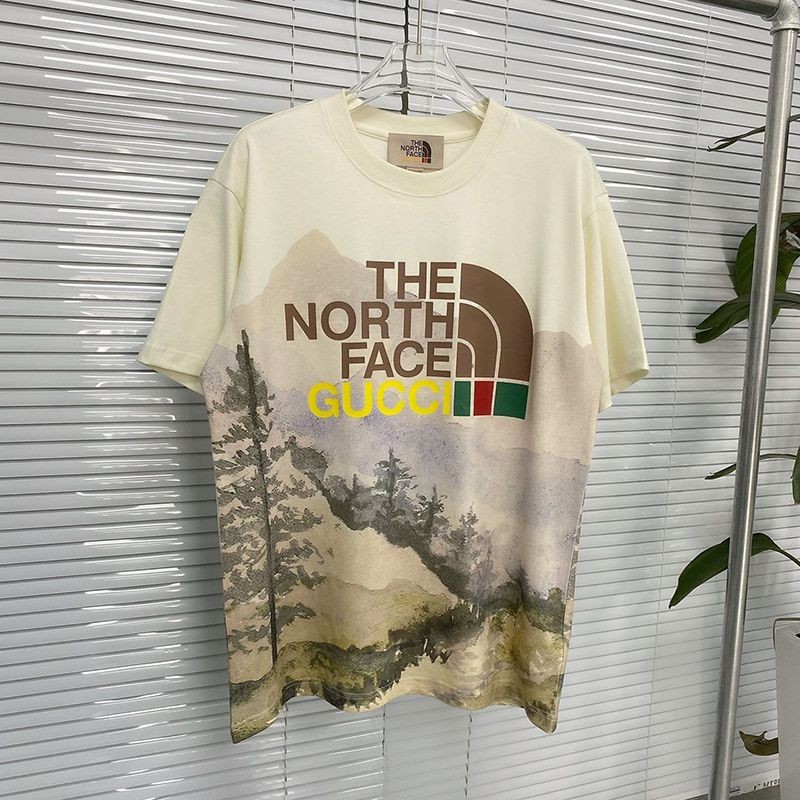 Love at first sight? Gucci and North Face collaboration short-sleeved T-shirt replica Love at first sight? Gucci and North Face collaboration short-sleeved T-shirt replica