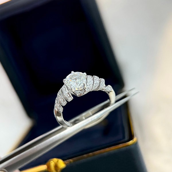 The rapidly growing popularity of the TORSADE DE CHAUMET ring is a fake shg20449 The rapidly growing popularity of the TORSADE DE CHAUMET ring is a fake shg20449