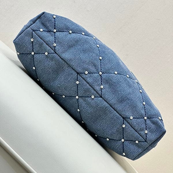 Convenient Chanel 22 denim handbag replica shr77041