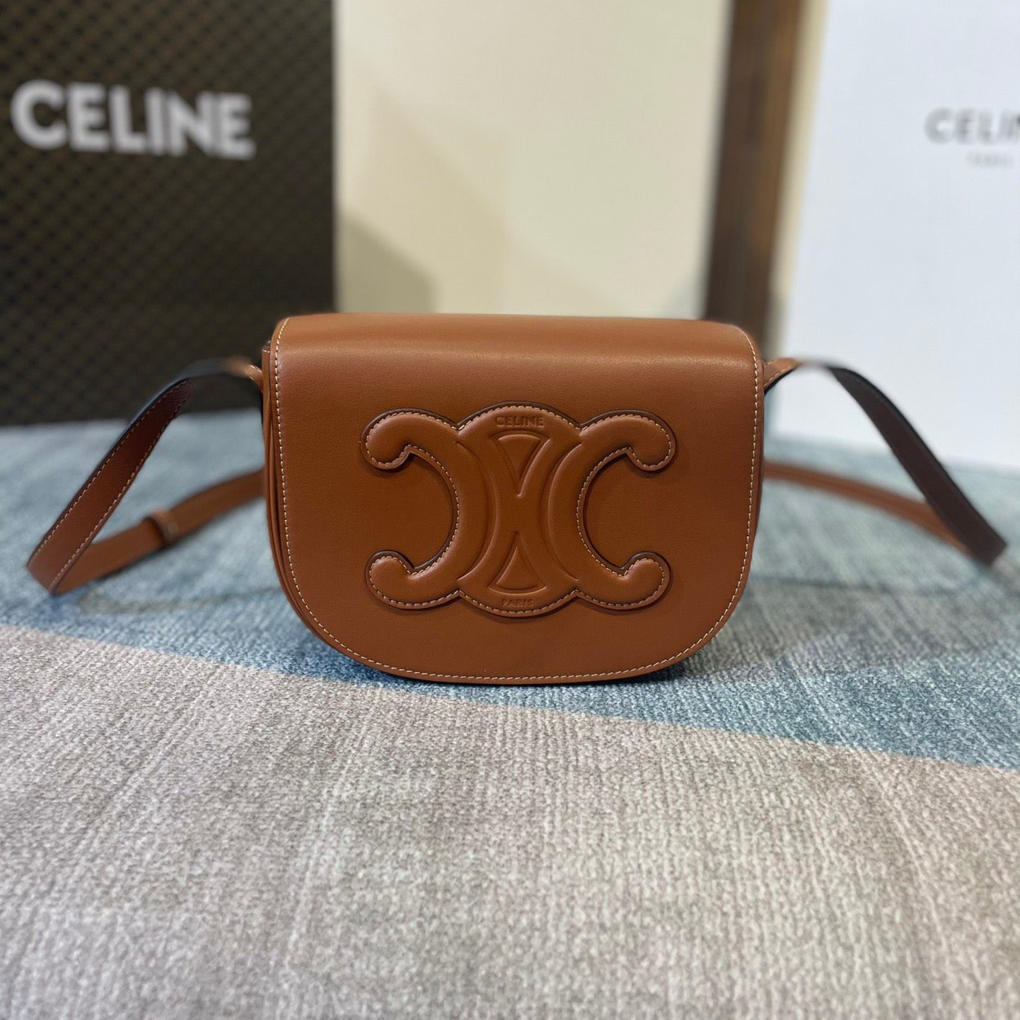 [Not available in Japan] Celine Folco Cuir Triomphe replica shoulder bag 198263DU304LU