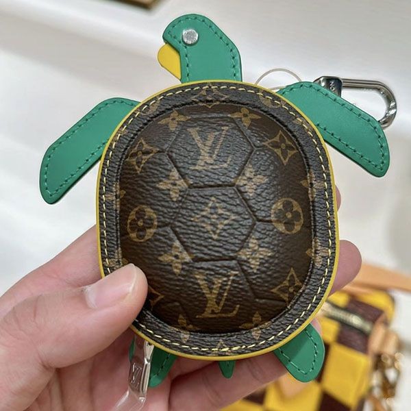 SecuredLouis Vuitton Turtle Pouch Replica Bag Charm vuv10356 SecuredLouis Vuitton Turtle Pouch Replica Bag Charm vuv10356