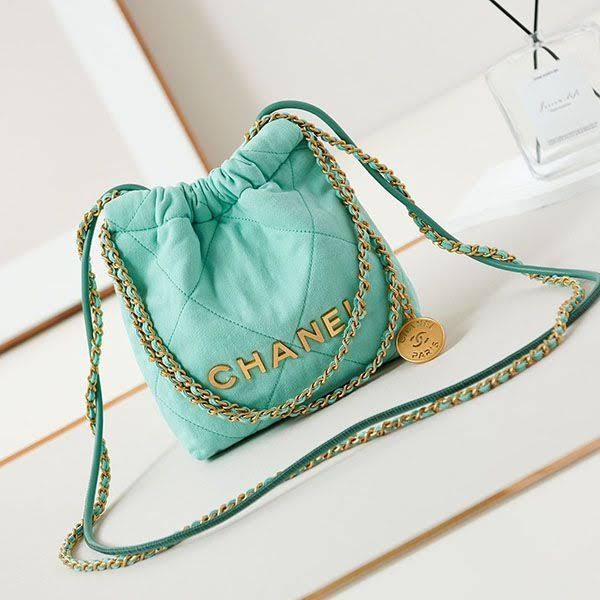 Chanel 22 Mini Handbag Replica sha26918