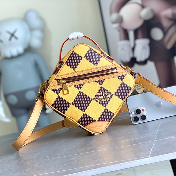 [Accent for your outfit?]Louis Vuitton fake LV Chess Messenger N40547