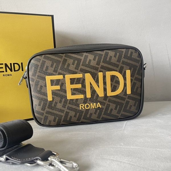 Attention ★ Fendi ROMA FF fabric fake camera case feg47963