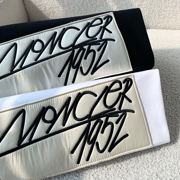 Immediate delivery Moncler 1952 logo patch short sleeve T-shirt replica 2 colors mod98820