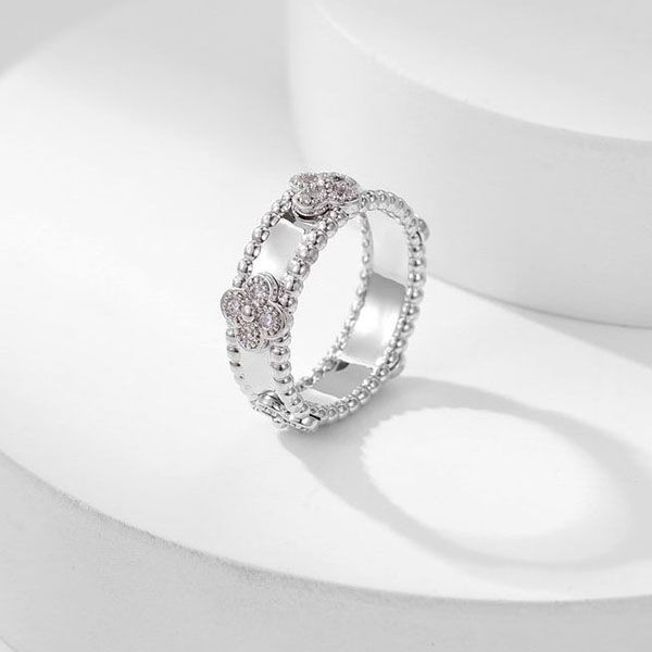 [Very Popular] Van Cleef & Arpels Perlée Clover Ring Medium vaf46703