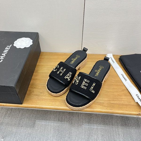 Easy to use Chanel sandals and mules shh37940