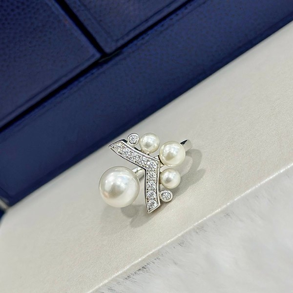 Rare Chaumet Replica "Joséphine" Collection Egrette Ring SHW35374 Rare Chaumet Replica "Joséphine" Collection Egrette Ring SHW35374