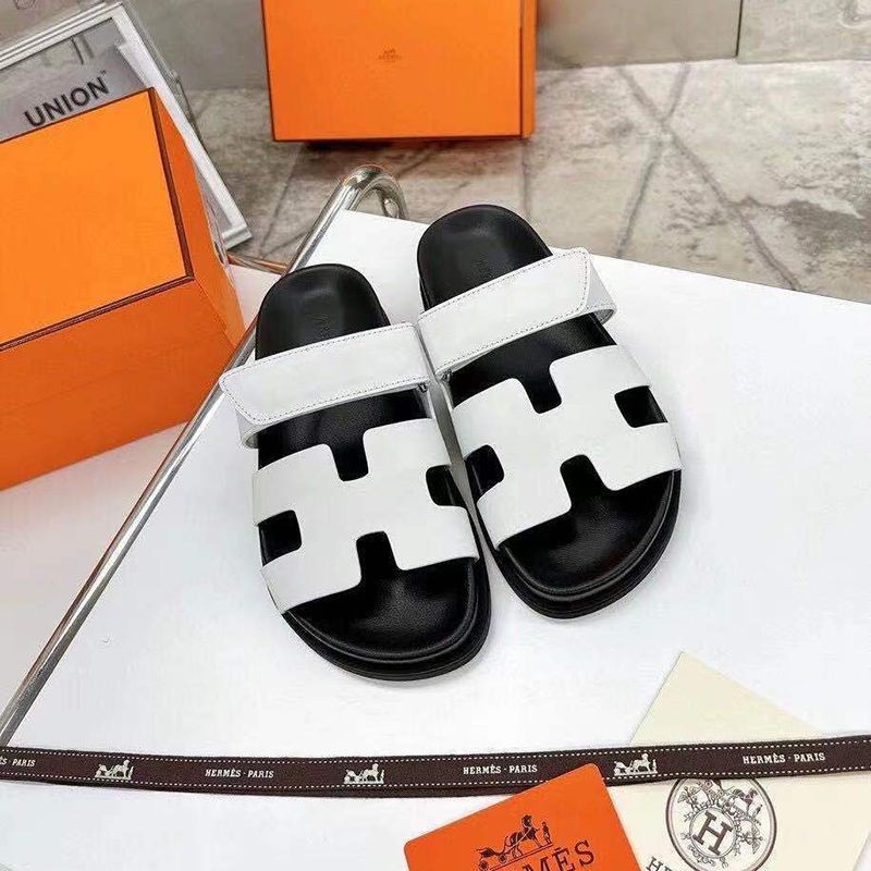 The Battle for Hermes Chypre Sandals Replica ere40206 The Battle for Hermes Chypre Sandals Replica ere40206