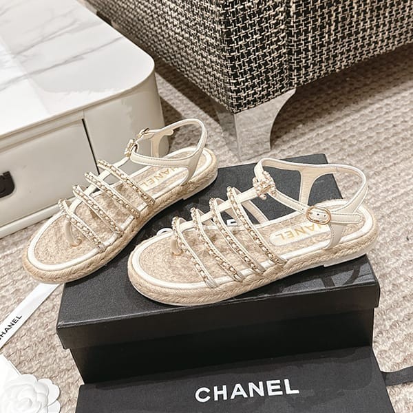Sold out Chanel replica sandals with CC logo and chain in 4 colors shd57602