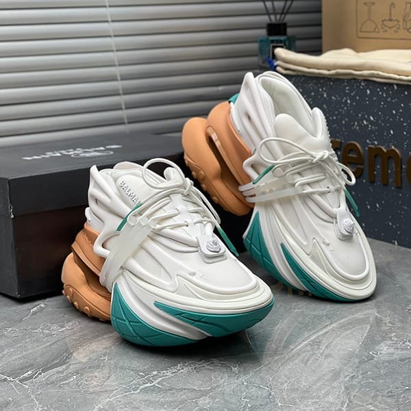 Hard to find Balmain unicorn low-cut sneakers fake baa26359