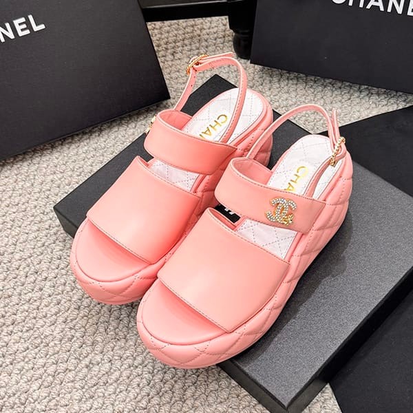 Extremely rare! Replica Chanel platform sandals with quilting and CC mark she92114 Extremely rare! Replica Chanel platform sandals with quilting and CC mark she92114