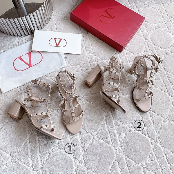 ☆Very popular☆Valentino Rockstud calfskin strap sandals, super cheap 3W2S0491VBP