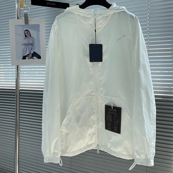 Hard to findLouis Vuitton White Windbreaker Parody 1AF612 Hard to findLouis Vuitton White Windbreaker Parody 1AF612