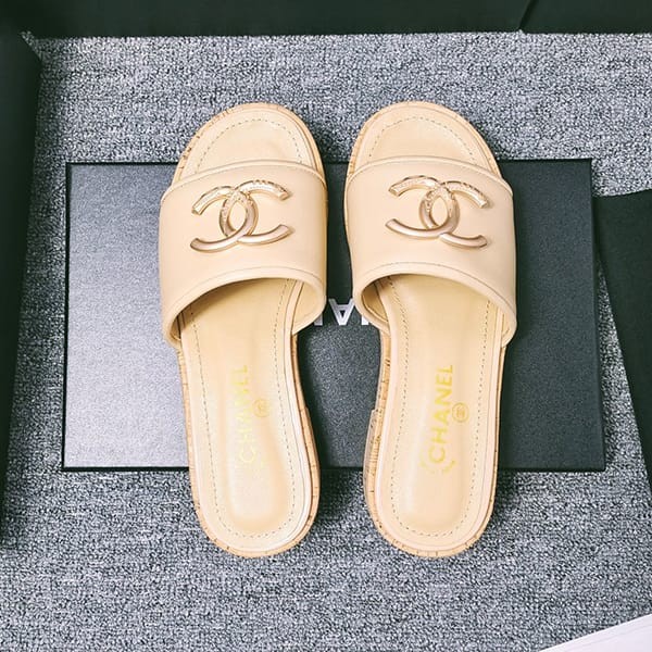 New design fake Chanel mules lambskin logo sandals shu25331