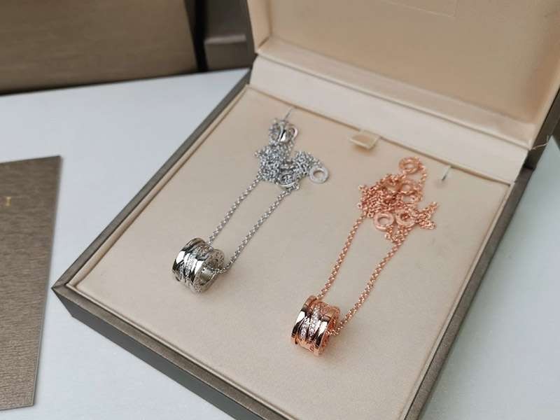 Perfect as a gift? Bulgari B.zero1 Diamond Necklace Replica S360 Buz09936