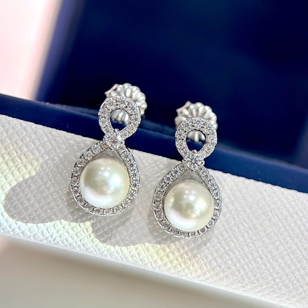 Very popular! Cheap MIKIMOTO earrings replica mia23998