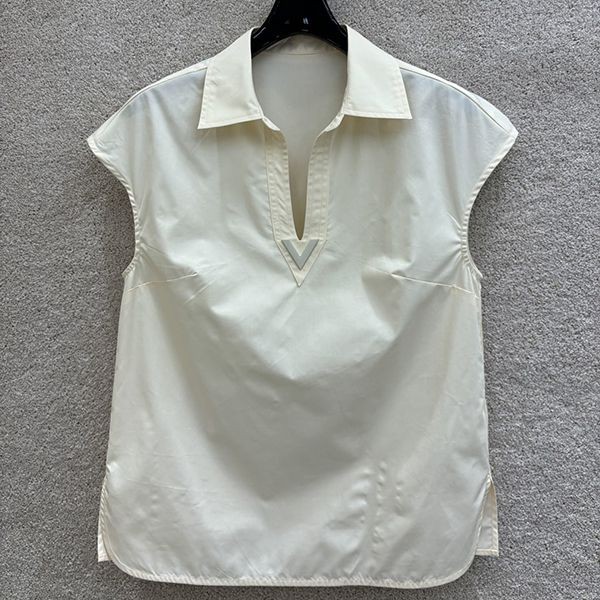 New color appearance ☆ Valentino sleeveless shirt fake vuu19395 New color appearance ☆ Valentino sleeveless shirt fake vuu19395