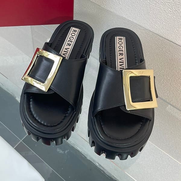 Express delivery Roger Vivier Viv Gothic metal buckle mule leather grade n roj62743