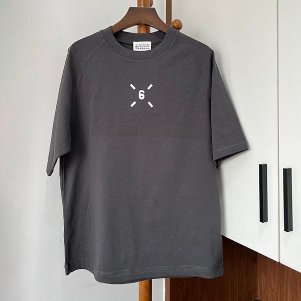 Hard to find Maison Margiela numbering logo Mako T-shirt knockoff 2 colors Mac77589