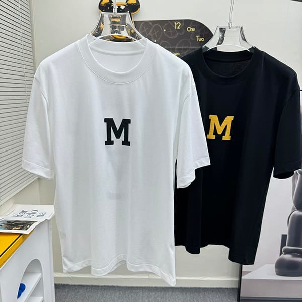 No. 1 in total sales! Moncler Grade N Logo Cotton Crew Neck T-shirt 2 colors moe09582 No. 1 in total sales! Moncler Grade N Logo Cotton Crew Neck T-shirt 2 colors moe09582