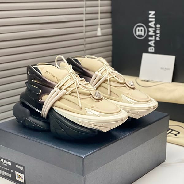 Perfect gift: Balmain Unicorn low-cut sneakers replica baw99727