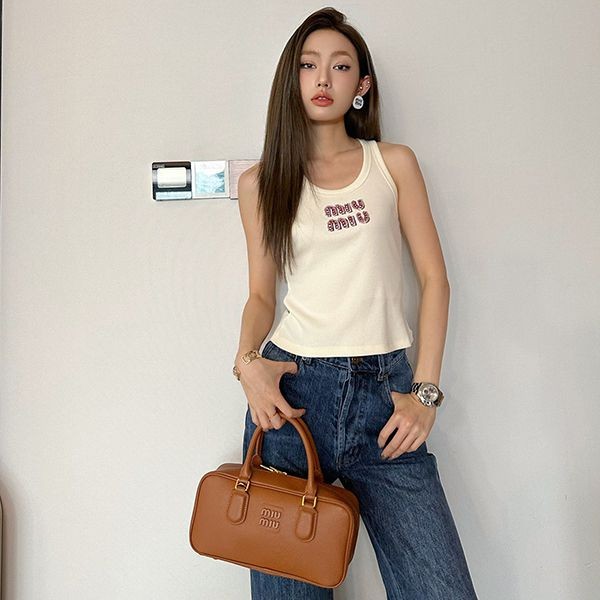 Very popular! [Women's dream ☆] Miu Miu logo tank top replica myh93215