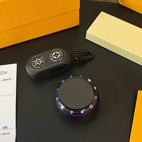 Louis Vuitton Replica Horizon Light Up Earphones Black QAB210