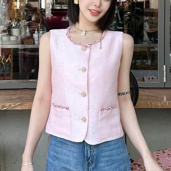 Love at first sight? Chanel flower button cardigan replica shn55600