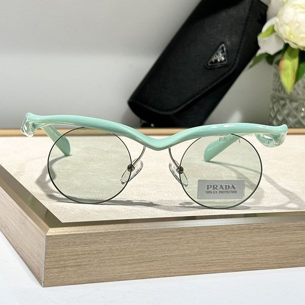 No. 1 in total sales! Prada runway sunglasses, grade N, puw16851