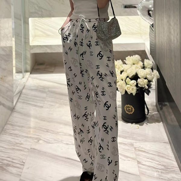 ★Safe shipping with tracking Chanel Parody Elegant CC Pants Print Neoprene sha23352