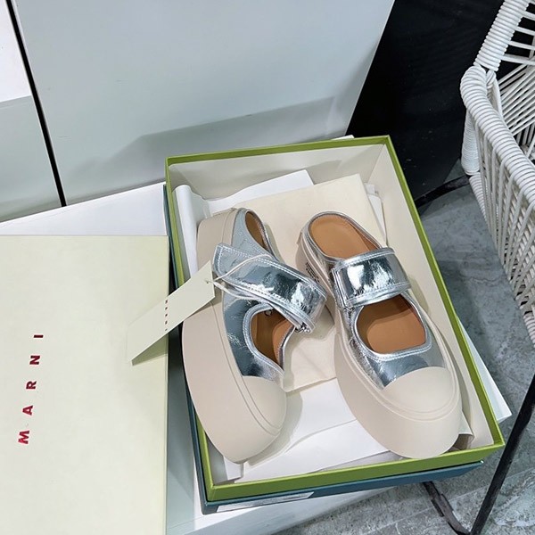 ★Japan!! Popular! Marni Cheap Women's Mary Jane Sneakers, Sheepskin, Logo SNZW00