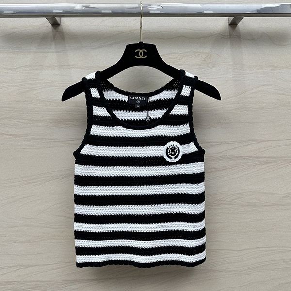 New color ☆ Rare Chanel short tank top with embroidered chest color scheme fake shm61973