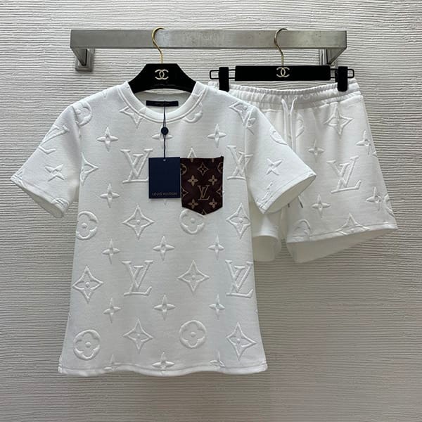 RareLouis Vuitton 3D Monogram Short Sleeve T-Shirt Cotton Faux Top and Bottom Set vul39609 RareLouis Vuitton 3D Monogram Short Sleeve T-Shirt Cotton Faux Top and Bottom Set vul39609