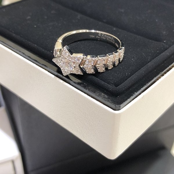 The most popular Chanel Comet ring replica shg16350