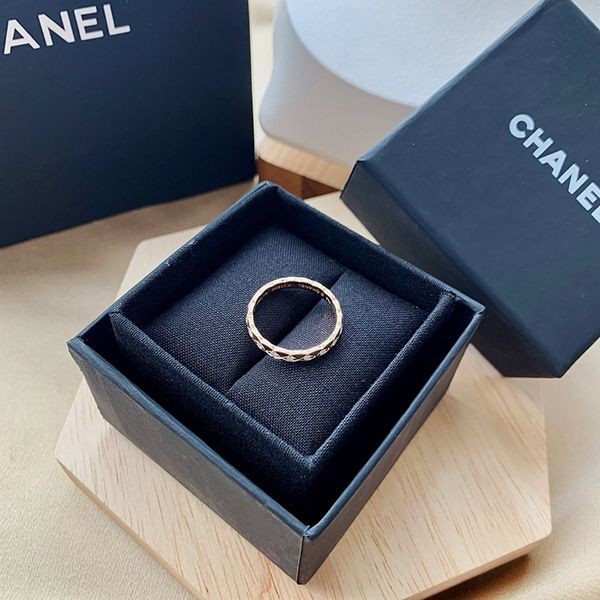 Cute fake Chanel ring in 18K gold with diamonds sht28519